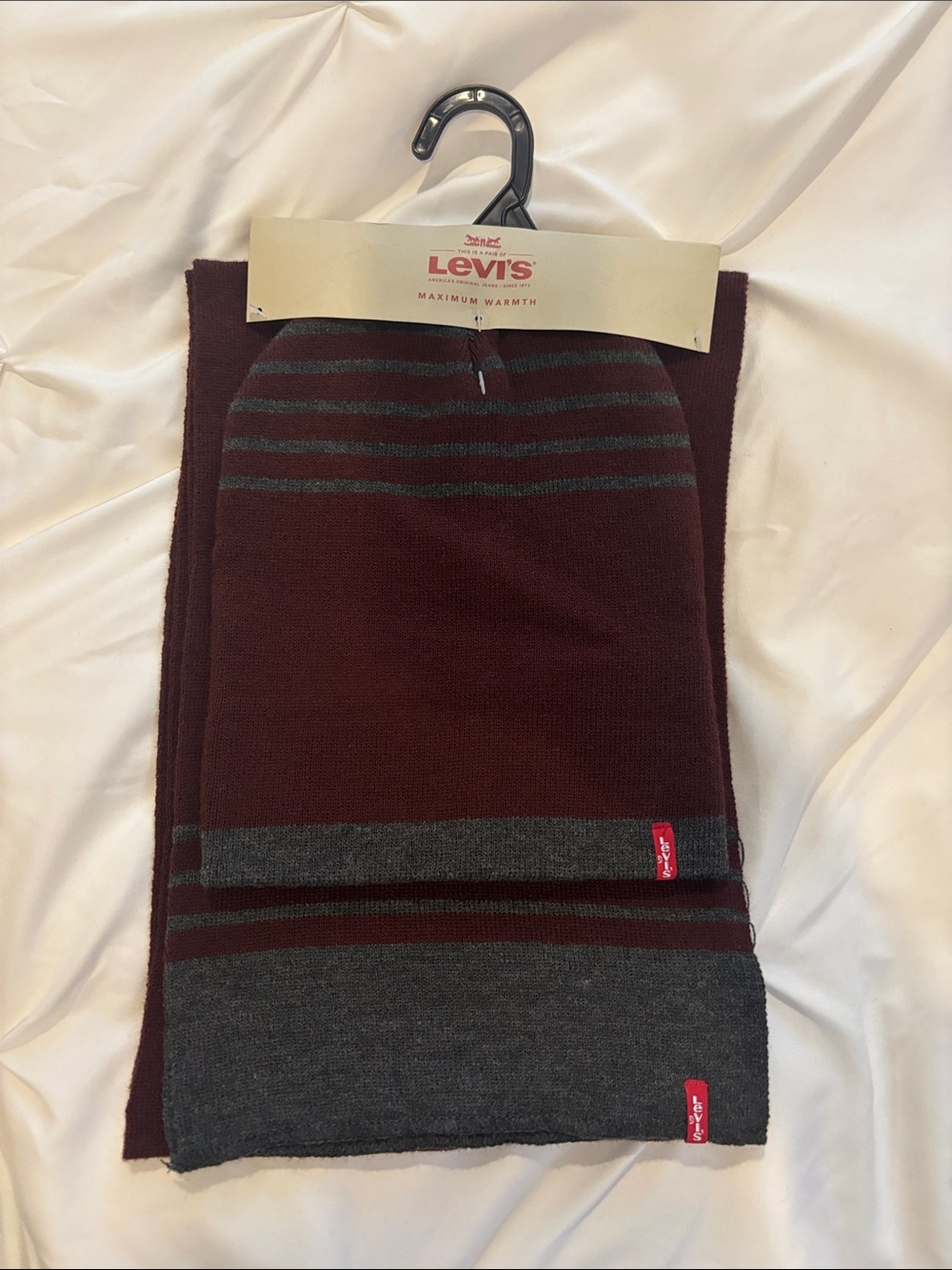 Levi's Men's Burgundy and Gray Knit Beanie & Scarf Set